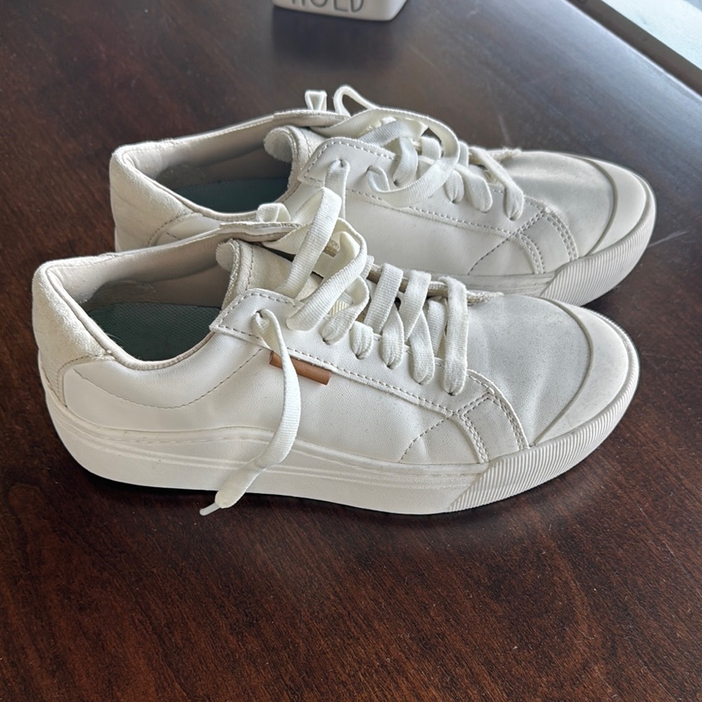 Dr. School’s time off sneakers